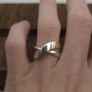 Size 7 Sterling Silver Crossing Design Rustic Ring A1210